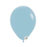 100-pack baby blue latex balloons by 7Circles in 5, 9, and 11 inches, perfect for elegant party decor. Globos azul bebé para eventos.